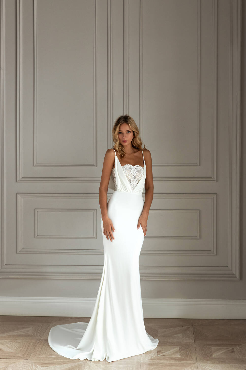 Eva Lendel Kaia wedding gown